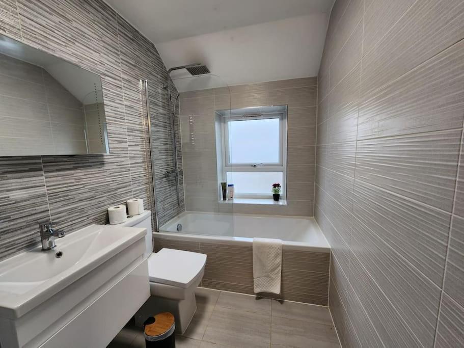 Horizon House, Modern 2-Bedroom Flat 2, Parking, Netflix, Oksford Zewnętrze zdjęcie