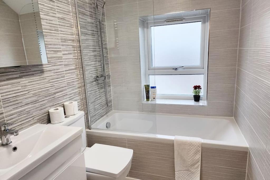 Horizon House, Modern 2-Bedroom Flat 2, Parking, Netflix, Oksford Zewnętrze zdjęcie